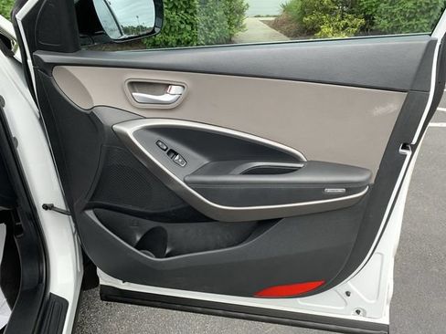 Used 2018 Hyundai Santa Fe Sport w/ 2.4L Value Package 02 FWD image 13