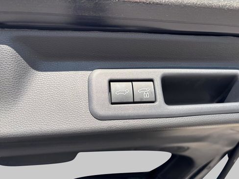 Certified 2025 Toyota Sequoia Limited image 33