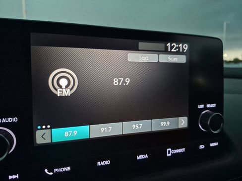 Used 2024 Honda HR-V Sport image 18