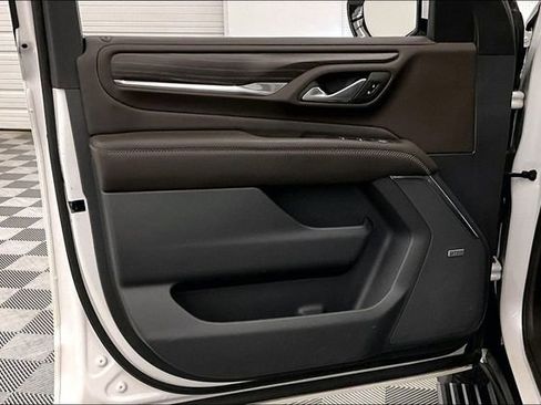 Used 2022 GMC Yukon XL Denali w/ Denali Premium Package image 21