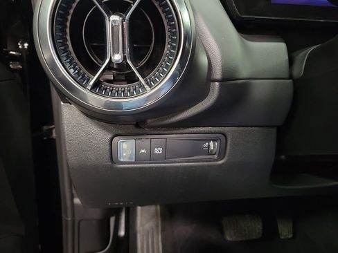 Used 2025 Chevrolet Equinox EV LT image 20