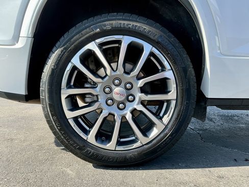 Used 2023 GMC Acadia Denali w/ Denali Technology Package image 22