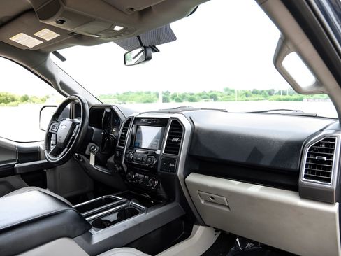 Used 2016 Ford F150 XLT w/ Equipment Group 302A Luxury RWD image 14