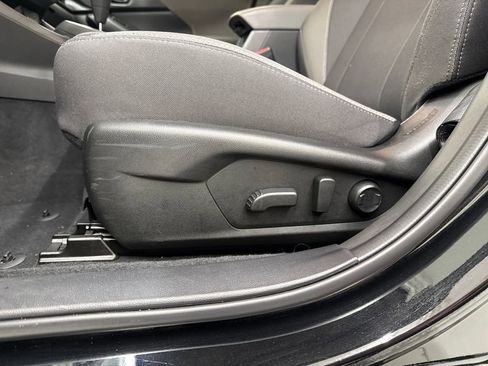 Certified 2025 Subaru Crosstrek 2.0i Premium image 12