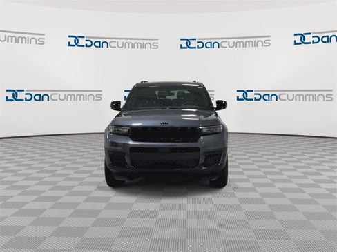 New 2025 Jeep Grand Cherokee L Laredo image 4