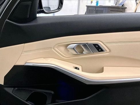 Used 2019 BMW 330i xDrive Sedan w/ Driving Assistance Package image 23