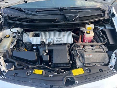 Used 2013 Toyota Prius Three FWD image 21