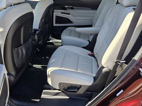 Used 2022 Kia Telluride SX image 11