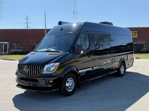 Used 2015 Mercedes-Benz Sprinter 3500 image 4