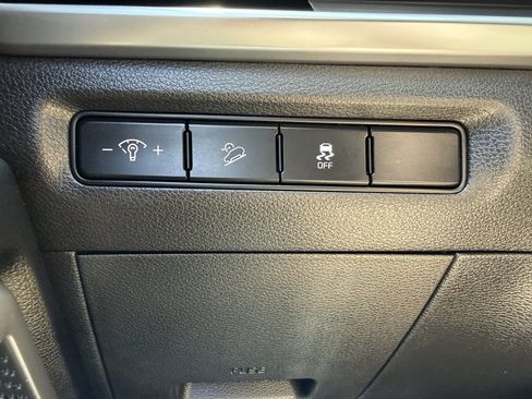 Used 2023 Kia Telluride LX FWD image 30