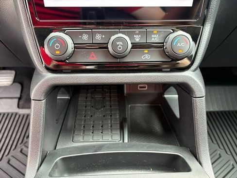 New 2025 Ford Ranger Lariat w/ FX4 Off-Road Package image 19