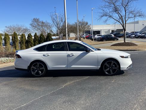 Certified 2025 Honda Accord Sport image 11