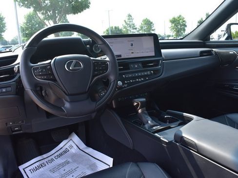 Used 2023 Lexus ES 300h Ultra Luxury w/ Accessory Package (Z2) FWD image 18
