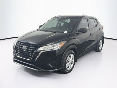 Used 2021 Nissan Kicks S FWD image 3