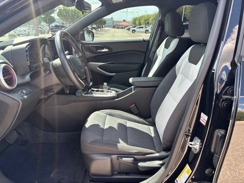 Used 2025 Chevrolet Trax RS w/ Driver Confidence Package FWD image 23