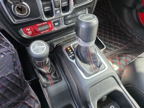 Used 2020 Jeep Wrangler Unlimited Rubicon AWD/4WD image 24