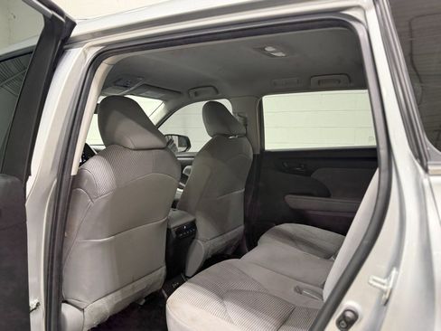 Used 2021 Toyota Highlander XSE image 12