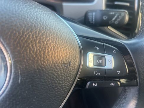 Used 2018 Volkswagen Atlas SEL Premium image 3