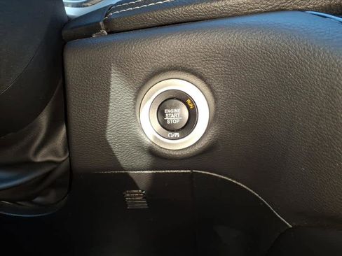 Used 2022 Chrysler Pacifica Limited w/ S Appearance Package image 22