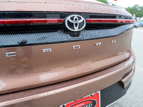 Certified 2026 Toyota Crown AWD/4WD image 13