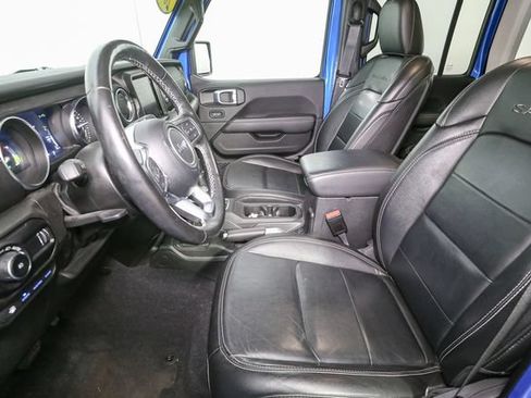 Used 2023 Jeep Wrangler Unlimited Sahara w/ Cold Weather Group AWD/4WD image 39
