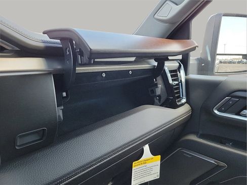 Used 2024 GMC Sierra 2500 Denali w/ Denali Reserve Package image 19