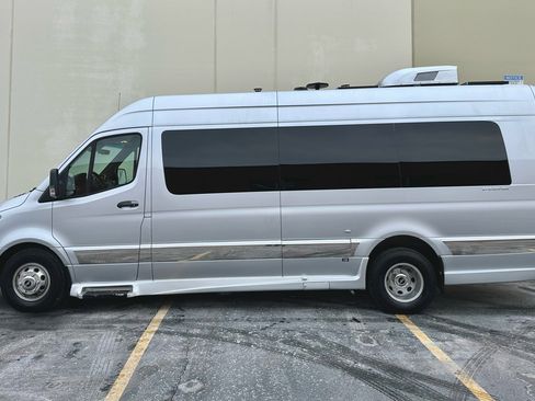 Used 2024 Mercedes-Benz Sprinter 3500 image 12
