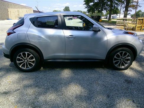 Used 2017 Nissan Juke SV w/ Technology Package FWD image 6