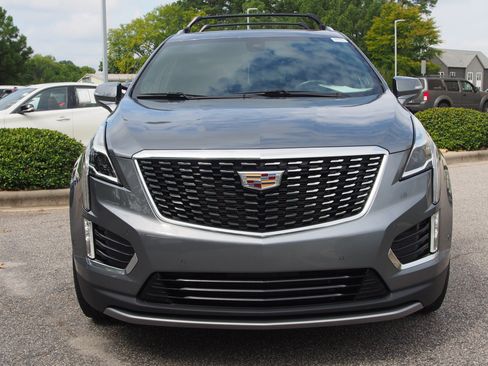 Used 2022 Cadillac XT5 Premium Luxury w/ Technology Package FWD image 3