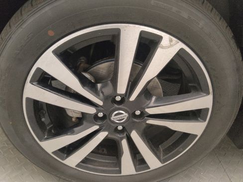 Used 2018 Nissan Kicks SV image 31