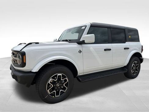 New 2026 Ford Bronco Outer Banks AWD/4WD image 3
