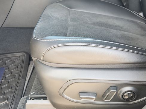 New 2026 Jeep Grand Cherokee Altitude RWD image 18