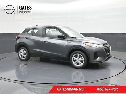 New 2025 Nissan Kicks Play S
