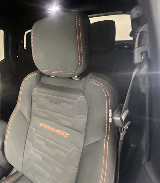 Used 2022 Nissan Frontier PRO-4X AWD/4WD image 5