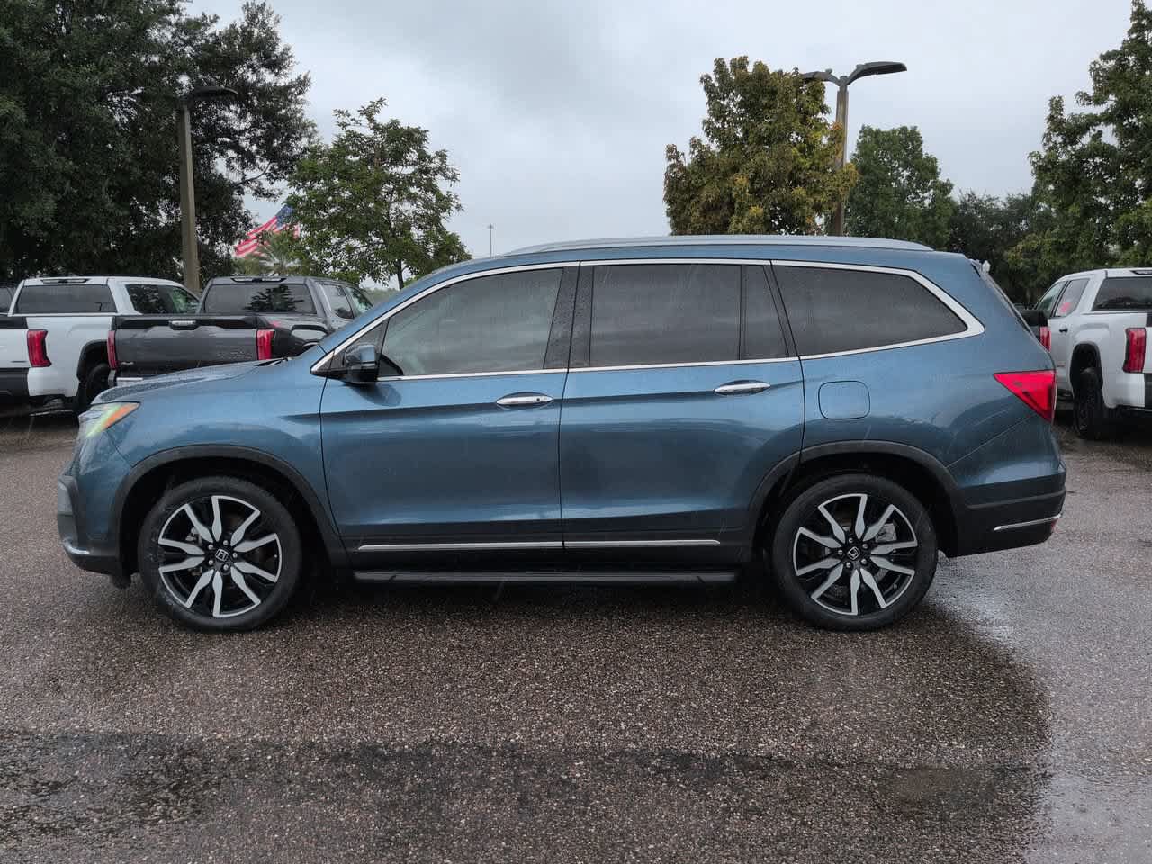 Used 2019 Honda Pilot Touring image 3