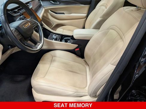 Used 2021 Jeep Grand Cherokee L Limited w/ Luxury Tech Group II AWD/4WD image 12