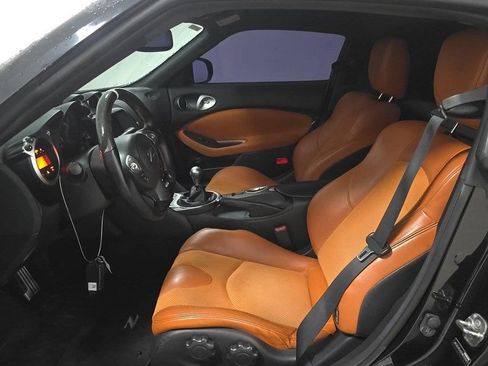 Used 2014 Nissan 370Z Touring w/ Sport Package RWD image 7