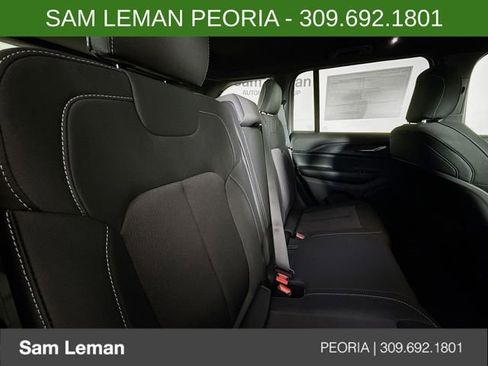 New 2025 Jeep Grand Cherokee Laredo image 24