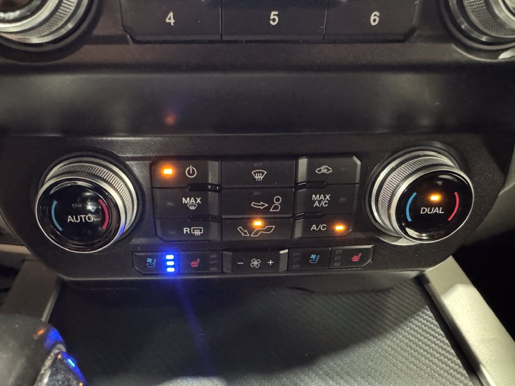 Used 2020 Ford F150 Lariat w/ Equipment Group 502A Luxury AWD/4WD image 33