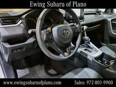 Used 2022 Toyota RAV4 LE FWD image 9