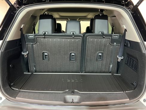 New 2026 Nissan Pathfinder Platinum image 23