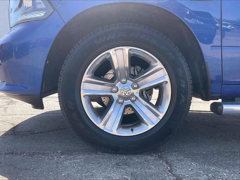 Used 2014 RAM 1500 Sport w/ Convenience Group image 9