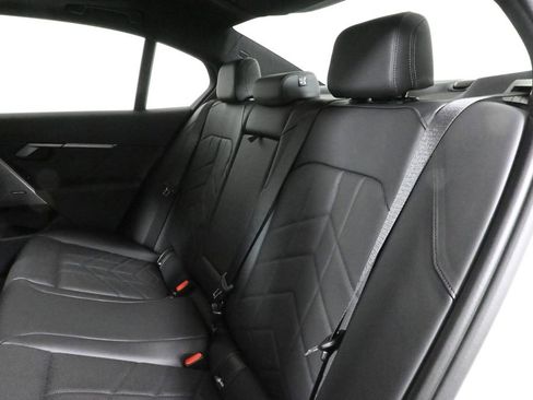 Used 2025 BMW i5 xDrive40 w/ Premium Package image 4