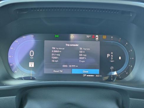 Used 2024 Volvo XC40 B5 Core w/ Climate Package image 13