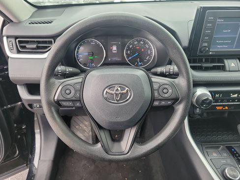 Used 2020 Toyota RAV4 XLE image 24