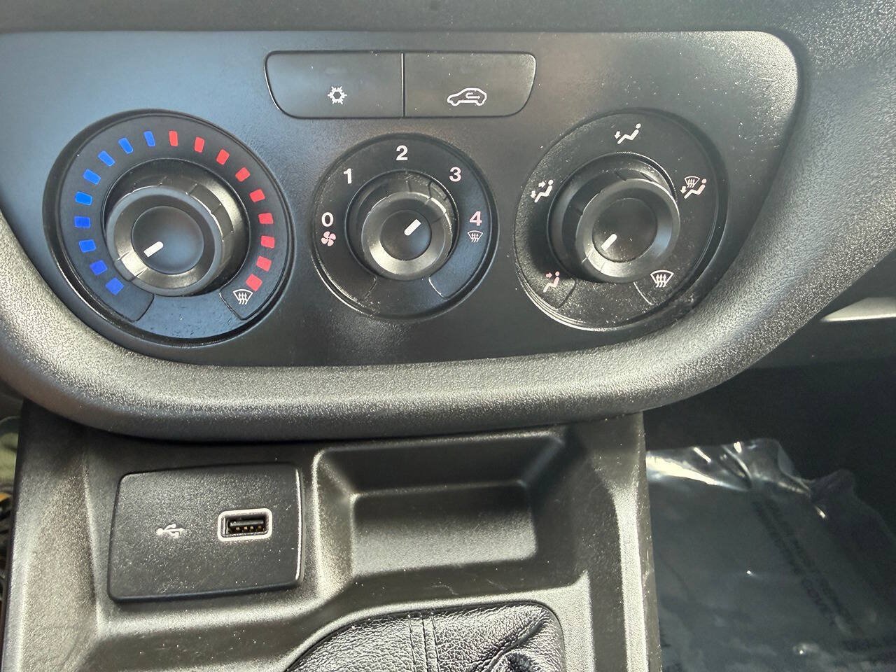 Used 2021 RAM ProMaster City Tradesman FWD image 36