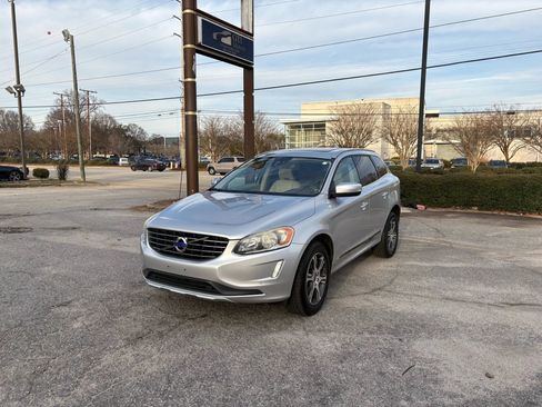 Used 2015 Volvo XC60 T5 image 1