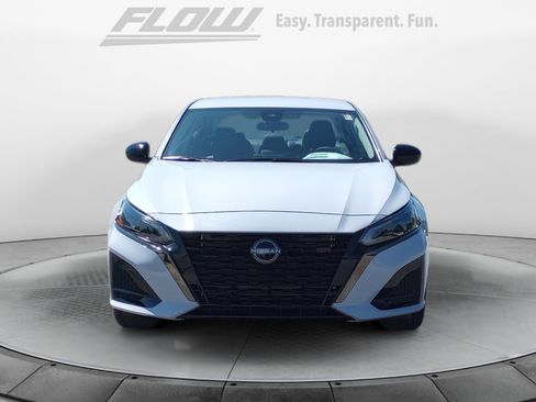 New 2025 Nissan Altima 2.5 SR image 2