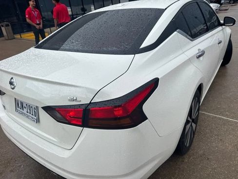 Used 2019 Nissan Altima 2.5 SL FWD image 2
