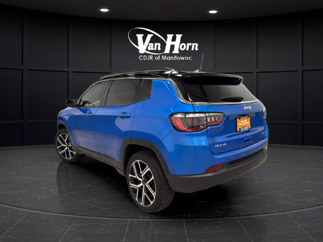 Used 2025 Jeep Compass Limited AWD/4WD image 5